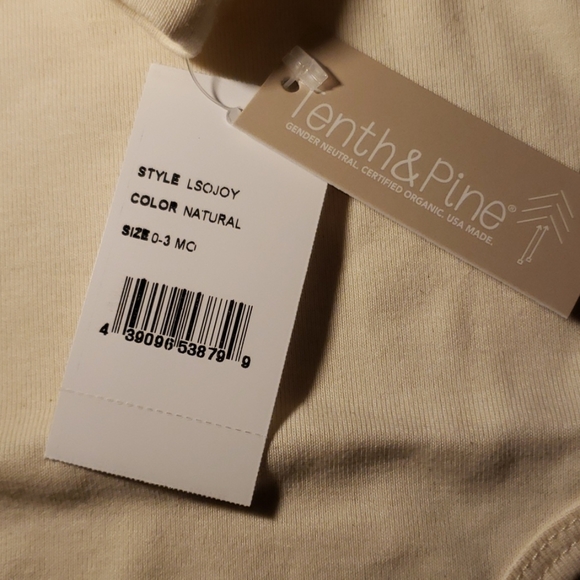 Tenth & Pine Gender neutral organic baby bodysuit. - Picture 4 of 6